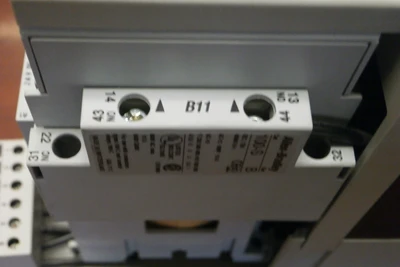 USED Allen-Bradley 140M-F8E-C32  + 100-C37