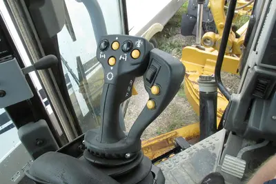 Used 2017 CATERPILLAR 140 M AWD Motor Graders Manitoba CA | Conquest Truck & Auto Sales #1421374