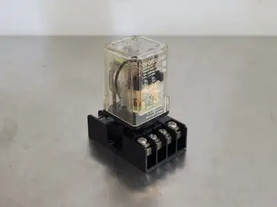 USED MASTER ELECTRONIC CONTROLS GV-DPDT-24D
