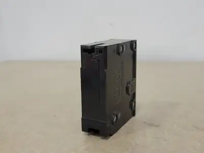 15 Amp, 1 Pole, 120/240 volts Circuit Breaker