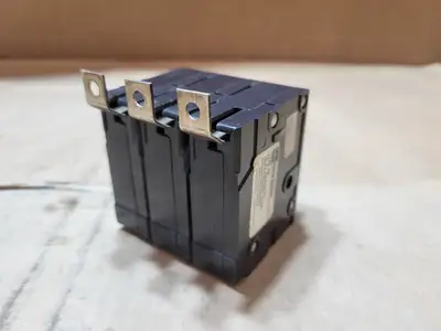 Used CUTLER-HAMMER BAB3060H Switchgears British Columbia CA | Lenmark #1438420