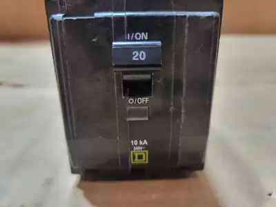 Used SQUARE D QOB320 Switchgears British Columbia CA | Lenmark #1438493