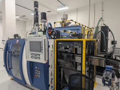 2022 FONG KEE EHB 65T03SS BLOW MOLDING MACHINES | Machinery Network (11)