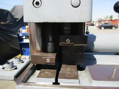 Struers / Discotom Metallurgical Saw with Coolant Pump