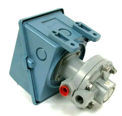 NEW UNITED ELECTRIC J402K-457 PRESSURE SWITCH 3-30 PSI J402K457