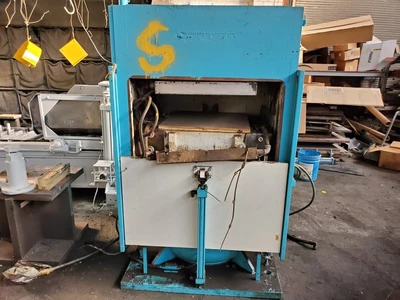 TMP 400 Ton 24x28 Hydraulic Press
