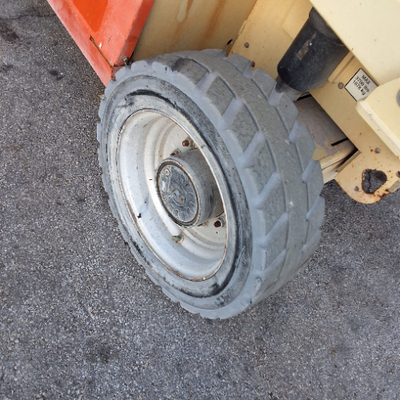 USED 2014 JLG 4069LE