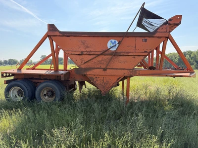 Used GRAVEL SPREADER _UNKNOWN_ Misc Spreaders Michigan US | Miedema Asset Management Group #1320840