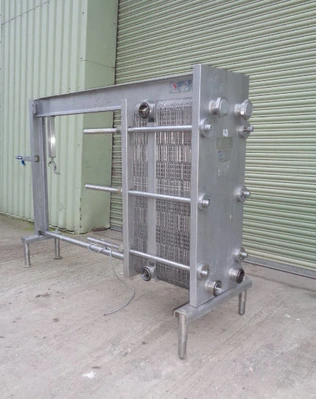 35 sq.m Plate Pasteuriser Heat Exchanger APV SR30