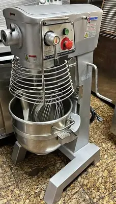 USED OMCAN 30 QUART