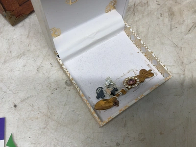 Used _UNKNOWN_ _UNKNOWN_ Jewelry & Gemstones Michigan US | Miedema Asset Management Group #1760581