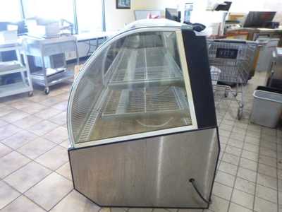 Federal Refrigerated Bakery Display Case