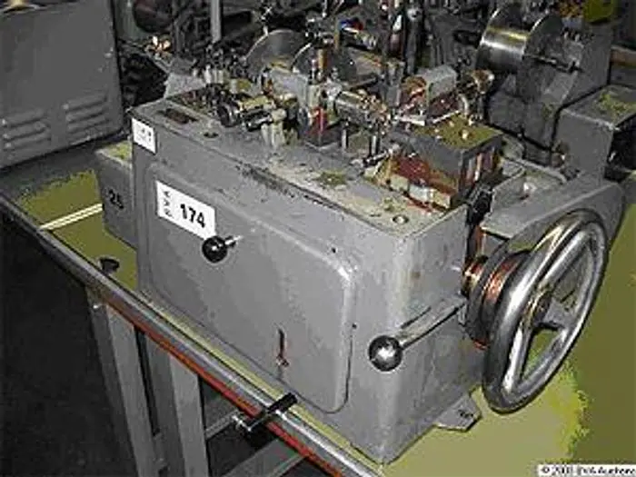 7054-100 Small Theodore Bechtold (Germany) Curb Chain Making Machine
