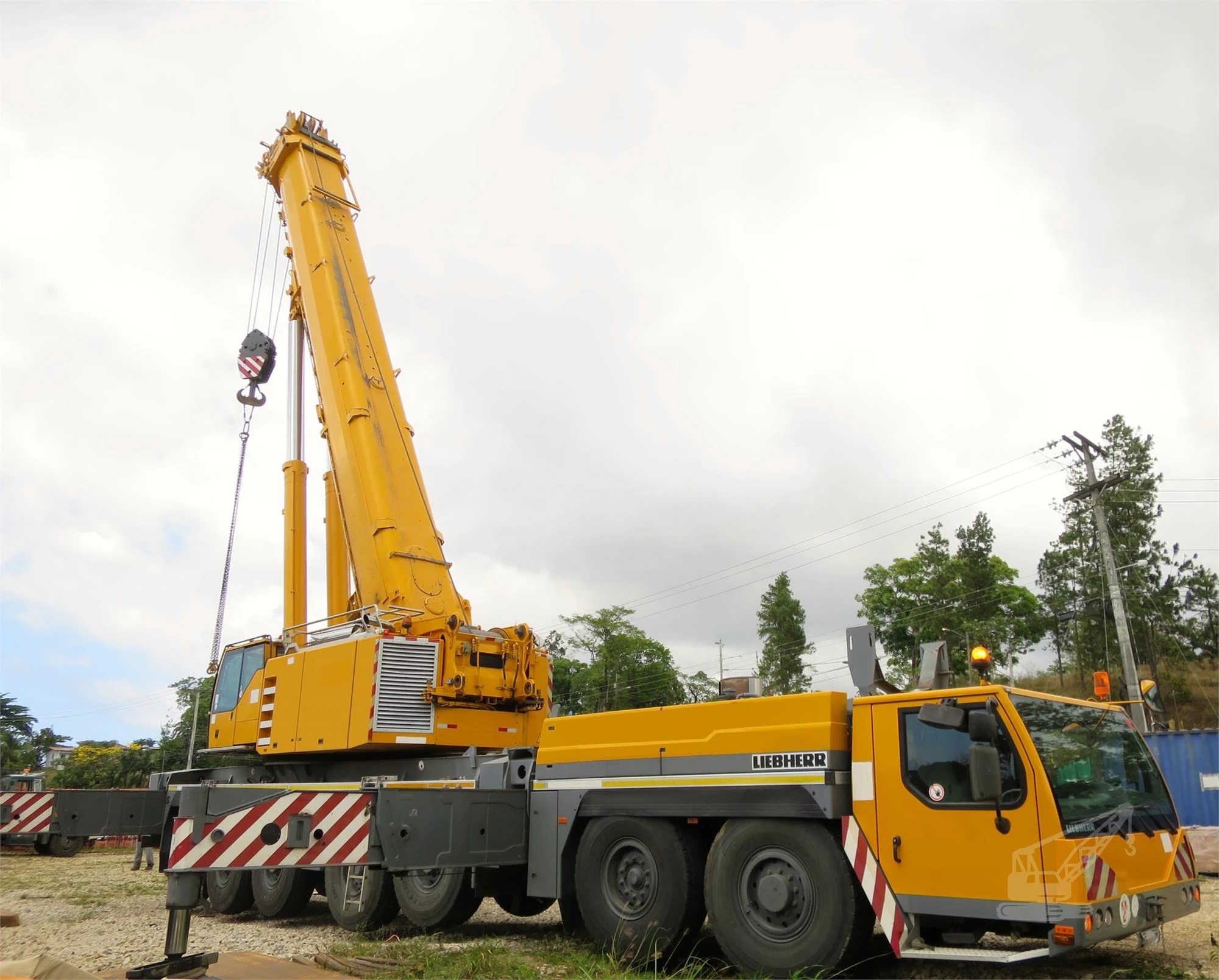 Used 2014 LIEBHERR LTM 1400 Rough Terrain Cranes Texas US | Uriquip #1421203