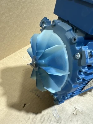 NEW SEW-EURODRIVE SA77/TDRE90M4/DH