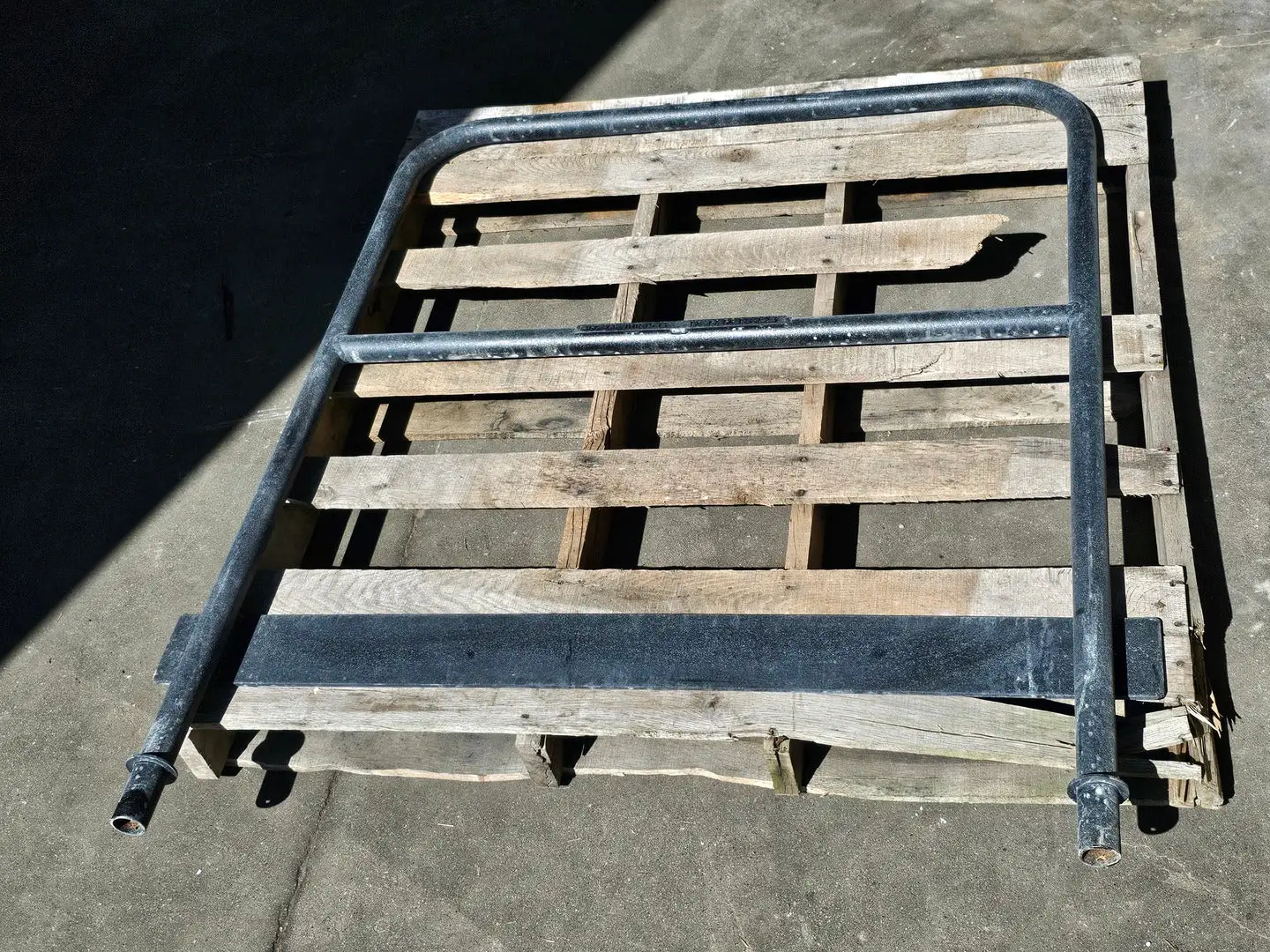 Toromont SS1139 Handrail M18223, for CAT 390F