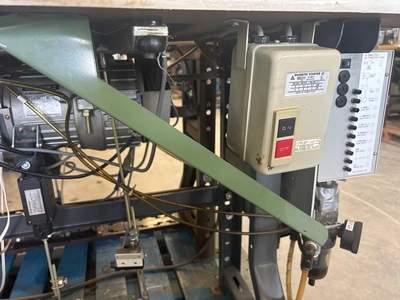 Pegasus E52-186A Industrial Overlock Serger Sewing Machine & BL Controller
