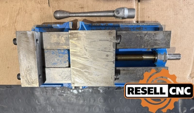 USED Kurt D688 Vise