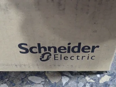 USED SCHNEIDER ELECTRIC MP423002