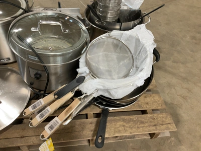 Used MIXED LOT OF MISCELLANEOUS STAINLESS STEEL RESTAURANT EQUIPMENT Restaurant Equipment (Miscellaneous) Michigan US | Miedema Asset Management Group #1761520