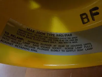 NEW TRI LITE R40/PAR