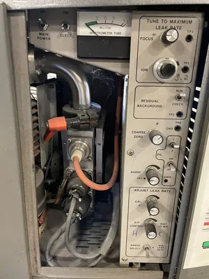 Varian 938-41 Porta-Test Helium Leak Detector / Mass Spectrometer