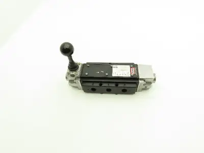 ARO Direction Control Valve Manual Pneumatic  5/3 Pos 3/8" NPT Maintained
