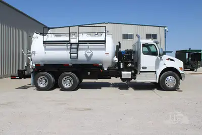 New | in-Stock 2027 PETERBILT 548 Vacuum Truck Texas US | Roll Off Truck World #1492027