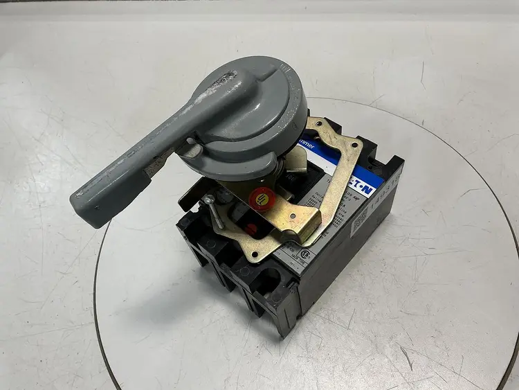 Used CUTLER-HAMMER FS360100A Circuit Breakers Michigan US | Ideal Machinery #692904