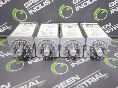 Lot of 4 Siemens 3TX7112-1NC03 Plug-In Relay Used
