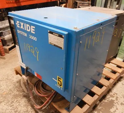 USED EXIDE 12 VOLT BATTERY CHARGER G3-6-680B