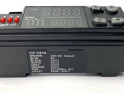 USED KEYENCE CZ-V21A
