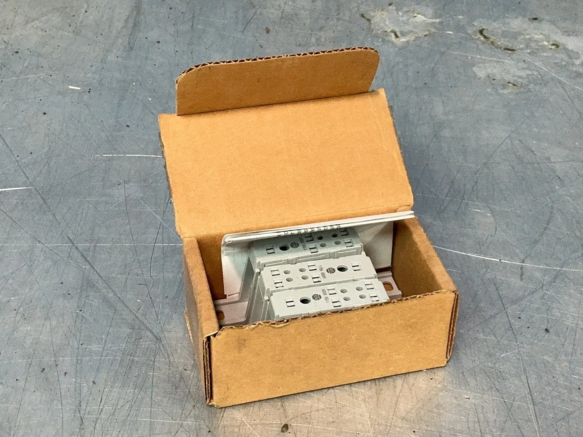 Used ALLEN BRADLEY 1492PDME1141 Terminal Blocks Ohio US | HGR 24 #1312228