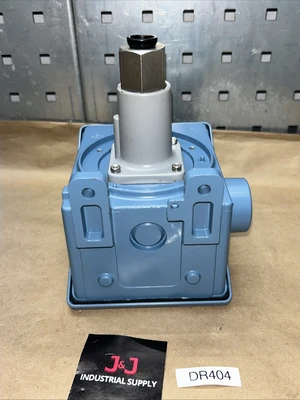 UNITED ELECTRIC J402-610 PRESSURE SWITCH, 1/4" NPT, 15A, 100-1000PSI/6.9-68.9BAR