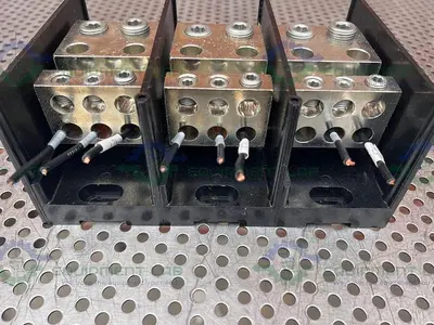 USED ABB OETL-NF200A DISCONNECT SWITCH W/ FERRAZ SHAWMUT 69133 DISTRIBUTION BLOCK