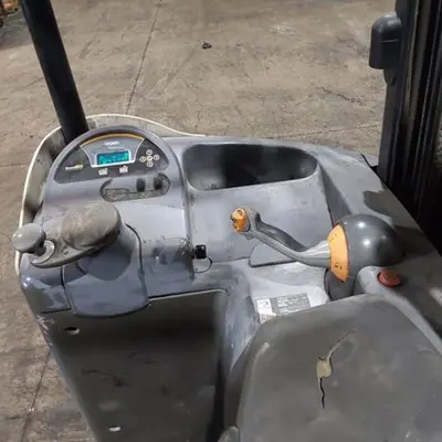 USED 2018 CROWN RR5725-45