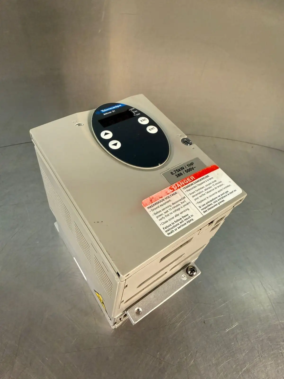Schneider Telemecanique ATV31H075N4 0,75kw/1Hp (5.4.2)