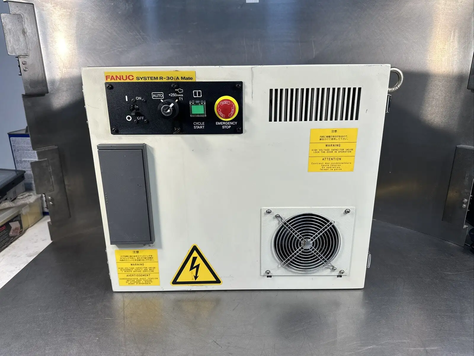 R-30ia Controller A05B-2551-B160 (Fanuc 200ic Industrial Robot) (BIN-1.6.5)