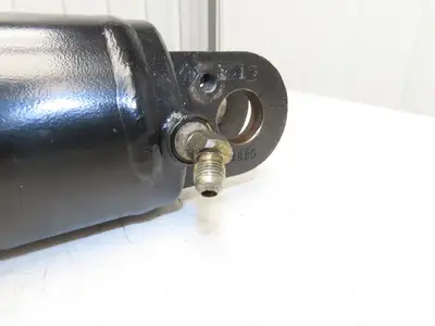 Yale 1504880 Forklift Hydraulic Tilt Cylinder Removed From Off ERC100HGN