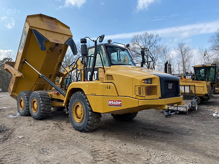 USED 2023 Caterpillar 730C