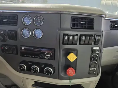 USED 2018 PETERBILT 579