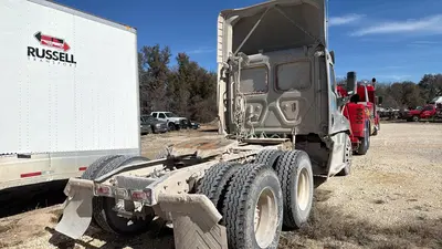 USED 2018 FREIGHTLINER CASCADIA