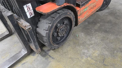 5,000 LB Mitsubishi FGC25K Forklift