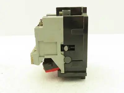 Arrow Hart AH33-233-U Motor Starter Contactor 3Ph 25Hp Size 3 550VAC W/480V Coil