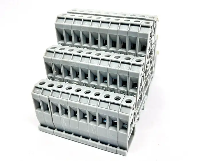 Used CONNECTWELL _UNKNOWN_ Terminal Blocks | Maverick Industrial Sales #1107953
