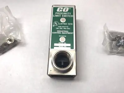 USED GO SWITCH HEAVY PILOT DUTY PROXIMITY LIMIT SWITCH SENSOR