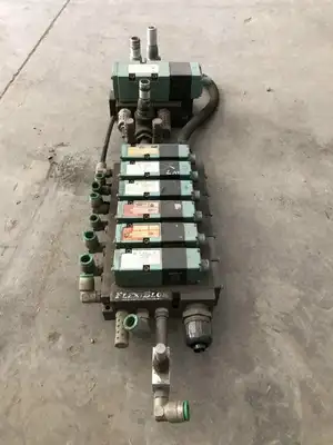 Numatics FLEXIBLOK 7-Valve Pneumatic Solenoid Valve Manifold 150PSI