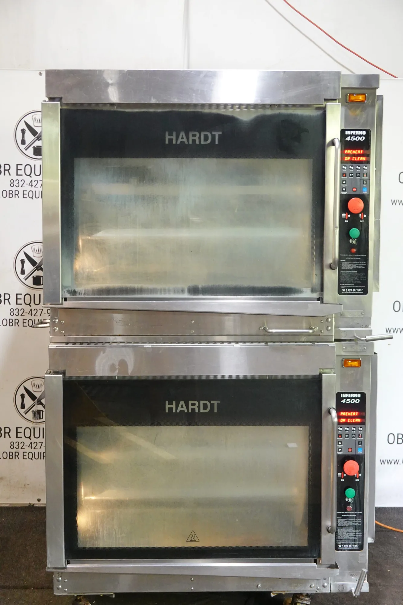 HARDT NATURAL GAS DOUBLE STACKED COMMERCIAL ROTISSERIE MODEL INFERNO 4500 (CAPACITY 80 CHICKENS)