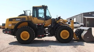 USED 2019 Komatsu WA380-8