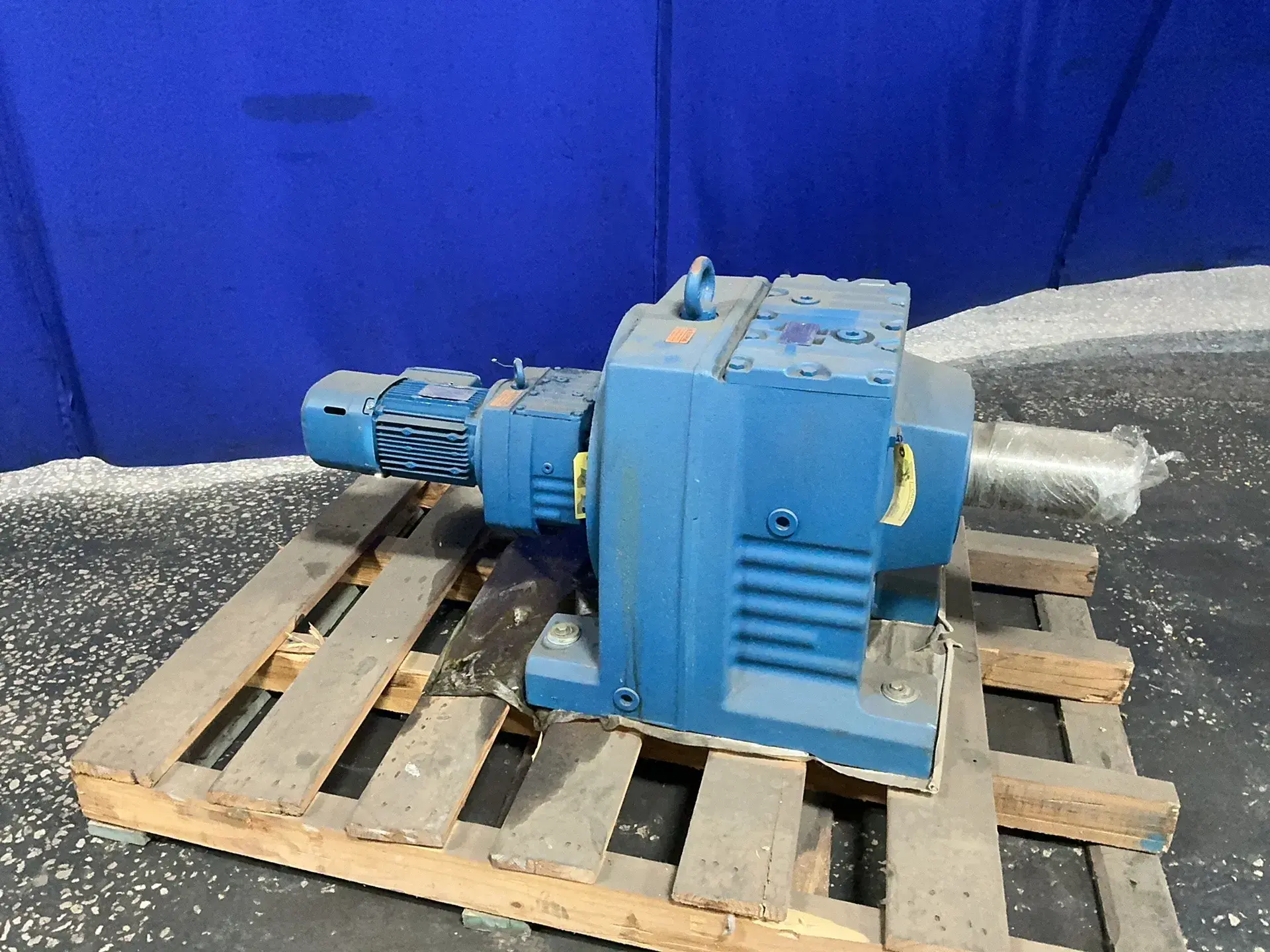 Used SEW R147R77DRE80M4BE1HR Motors (misc) Ohio US | HGR 24 #1309936